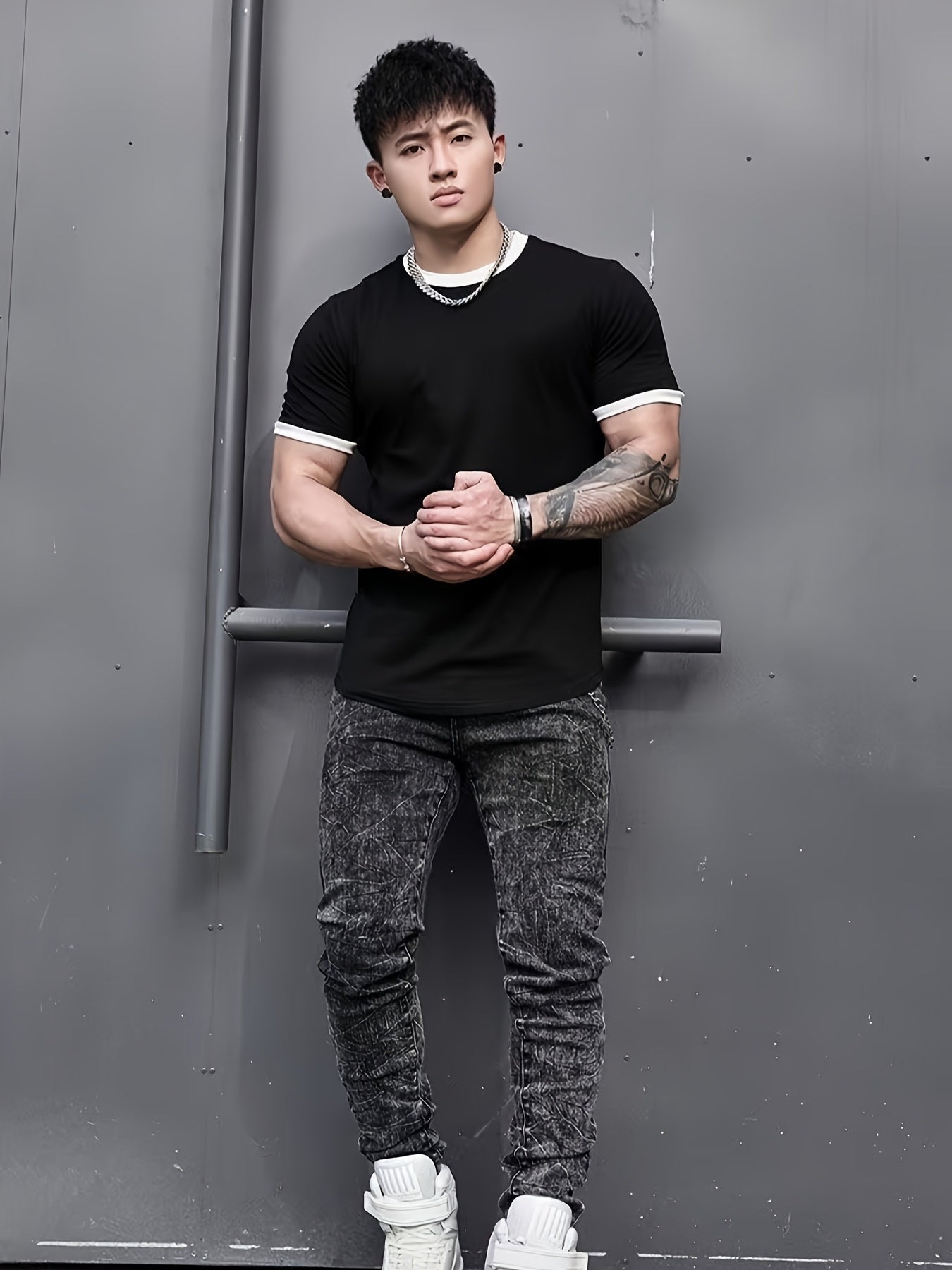 Dynamic Stretch, Men's Slim-Fit Black Athletic T-Shirt - Breathable.