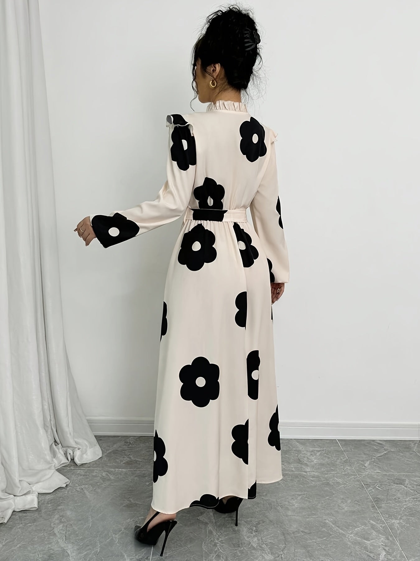 Elegant Floral Print Long Sleeve Dress.