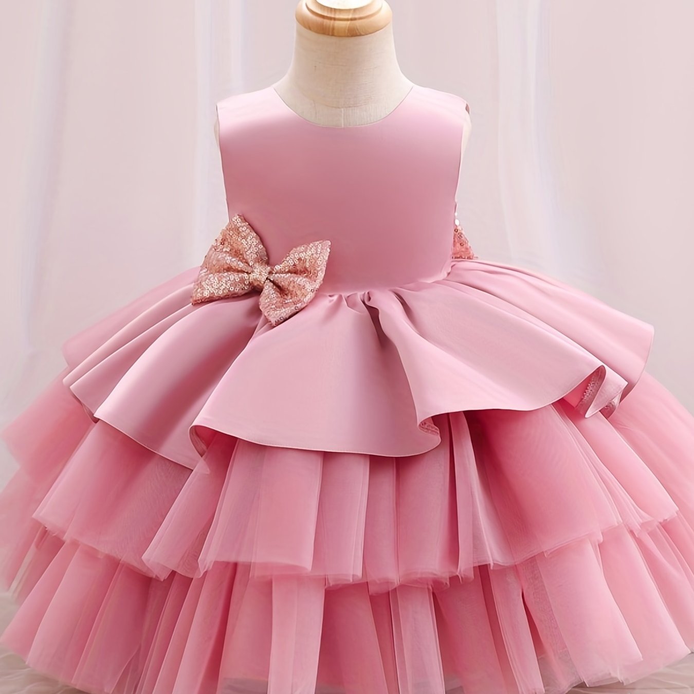 Adorable Girls' Princess Dress with Bowknot .