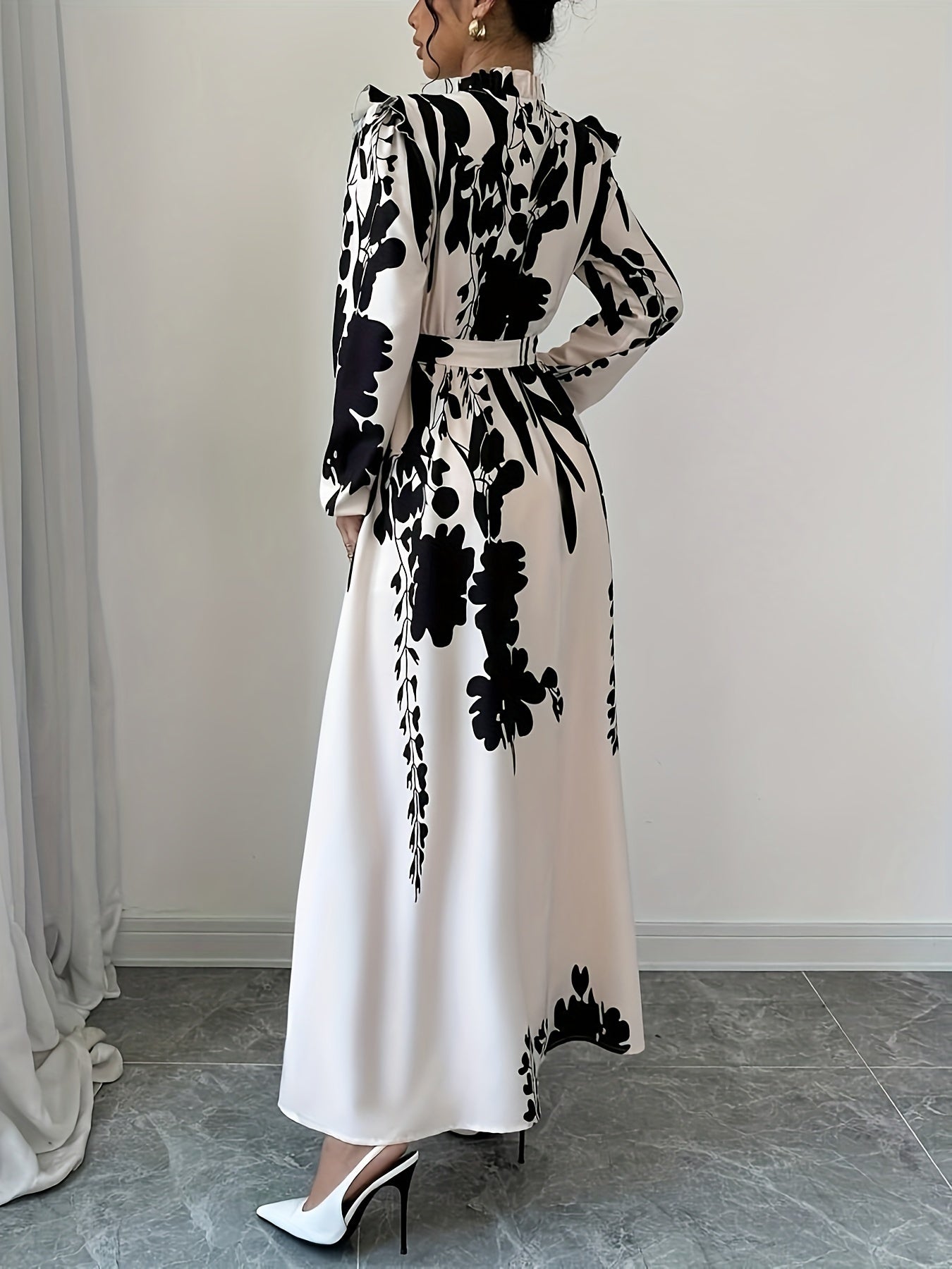 Elegant Floral Print Long Sleeve Dress.