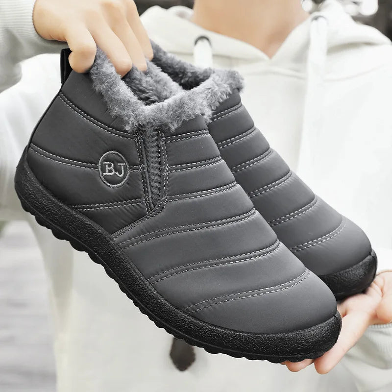 Cotton shoes, winter new couple snow boots with plush and thick cotton boots.