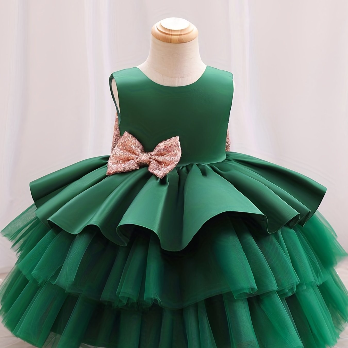 Adorable Girls' Princess Dress with Bowknot .