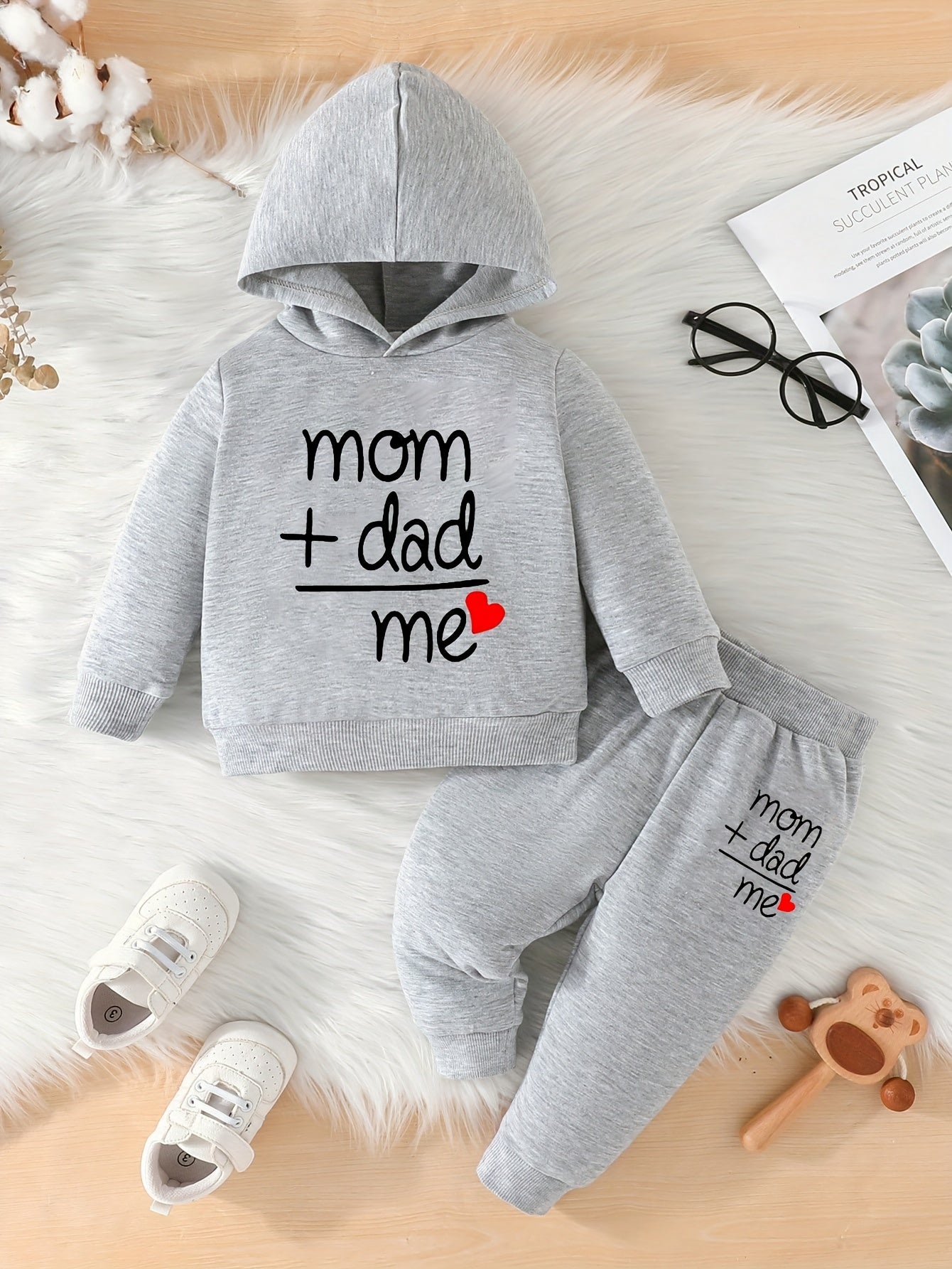 Fashion Set For Baby Boys, Featuring A Heart, 'Love Dad Mom'