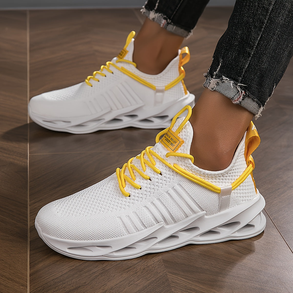 Breathable Shock-Absorbing Blade Sneakers,