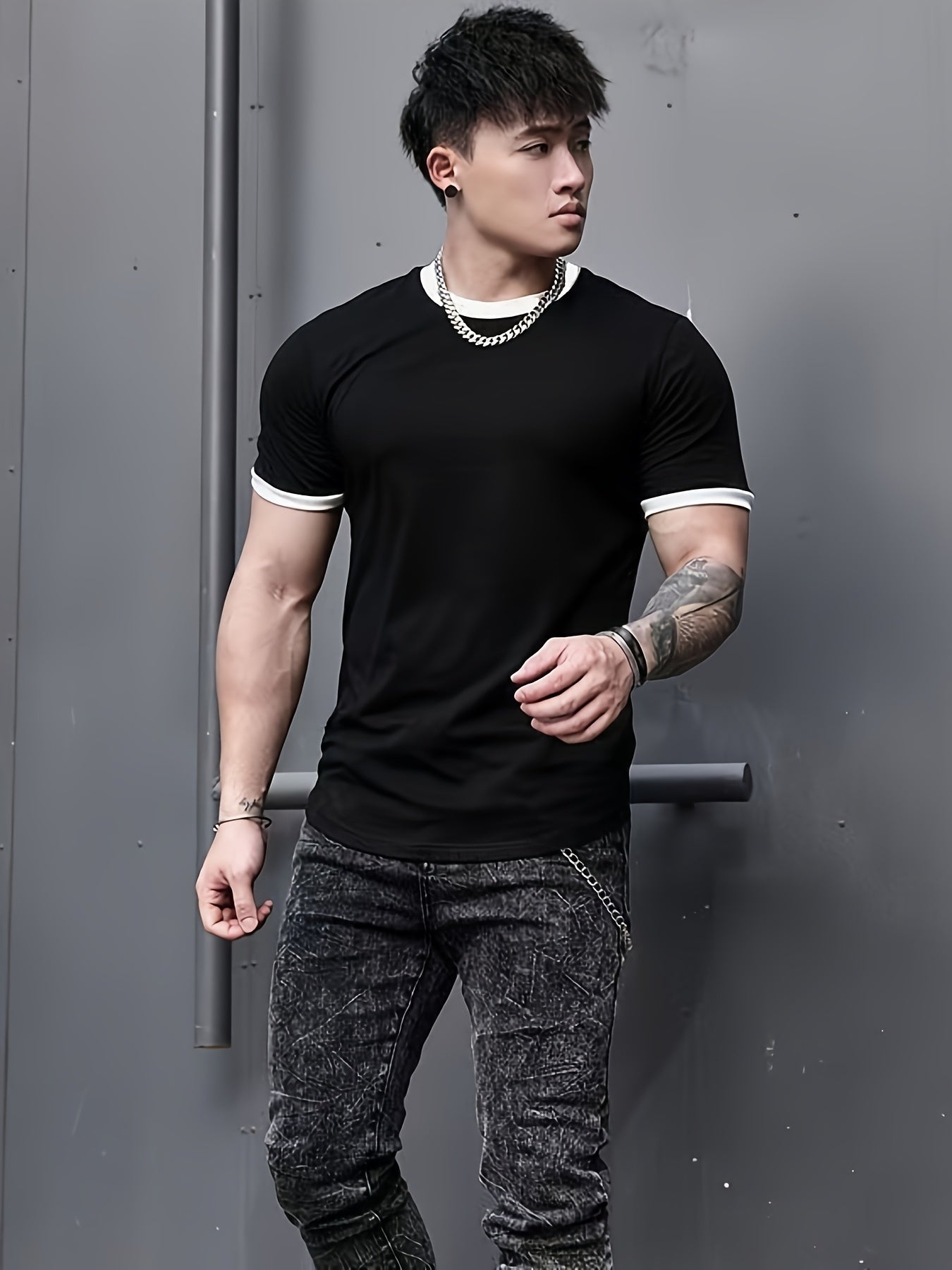 Dynamic Stretch, Men's Slim-Fit Black Athletic T-Shirt - Breathable.