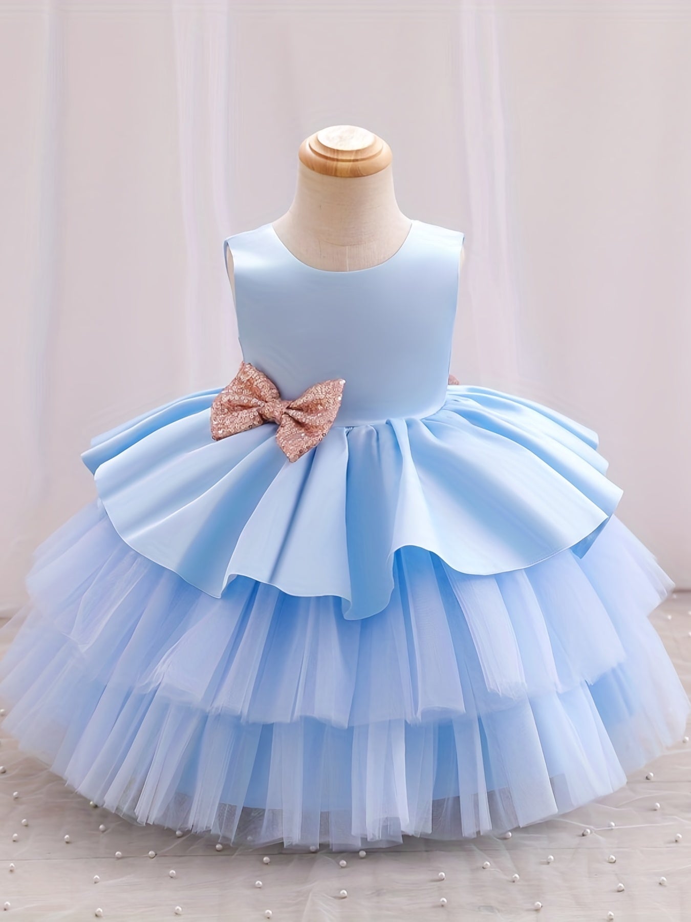 Adorable Girls' Princess Dress with Bowknot .